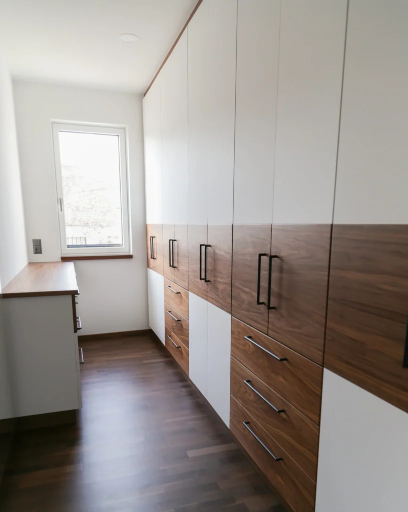 kleiderschrank vom tischler