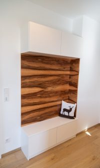 Tischler Garderobe in weißer und Holzoptik