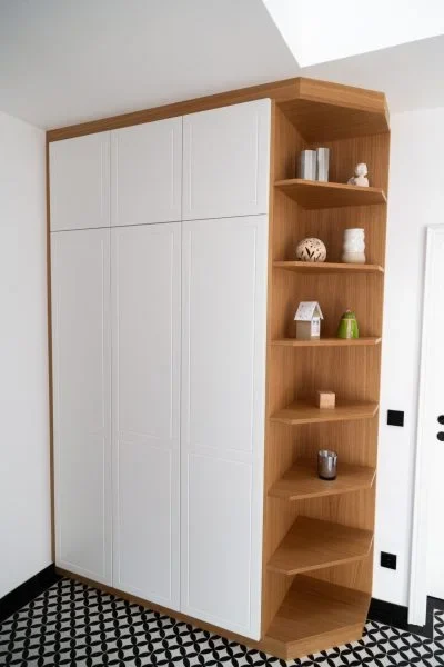 badezimmer-vom-tischler-josef-nowotny-kreativtischler12 Holzkleiderschrank mit Regalelementen